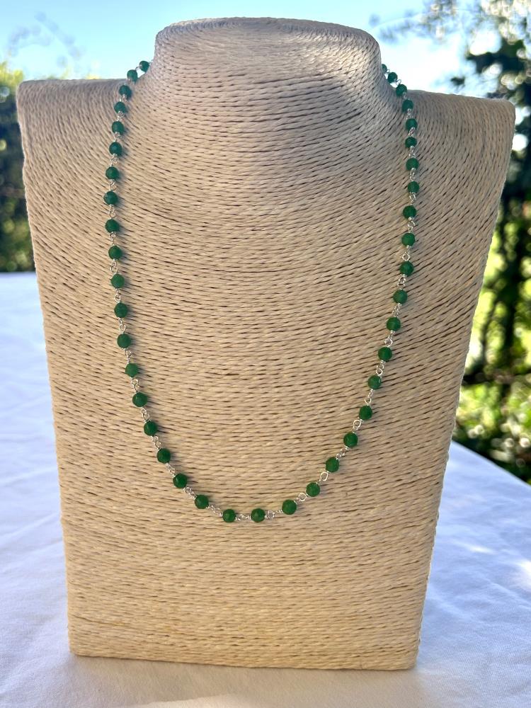 GREEN AGATE AND NATURAL SILVER CHOKER