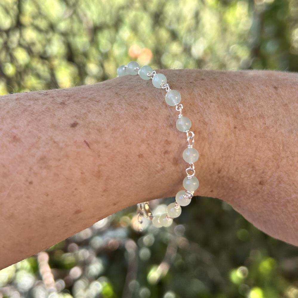 LIGHT GREEN AGATE BRACELET