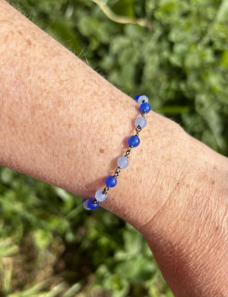 Blue and light blue agate bracelet