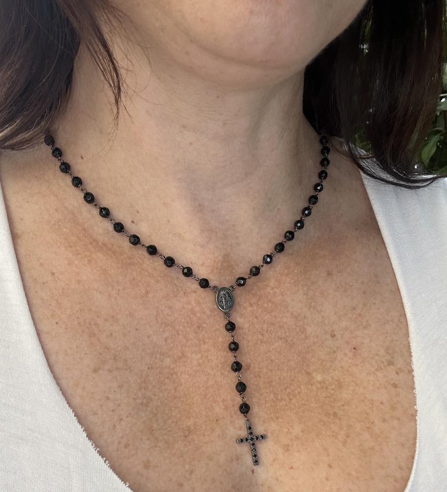 Necklace with cross and black onyx