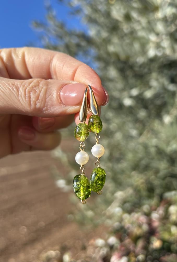FLORA EARRINGS WITH NATURAL STONES
